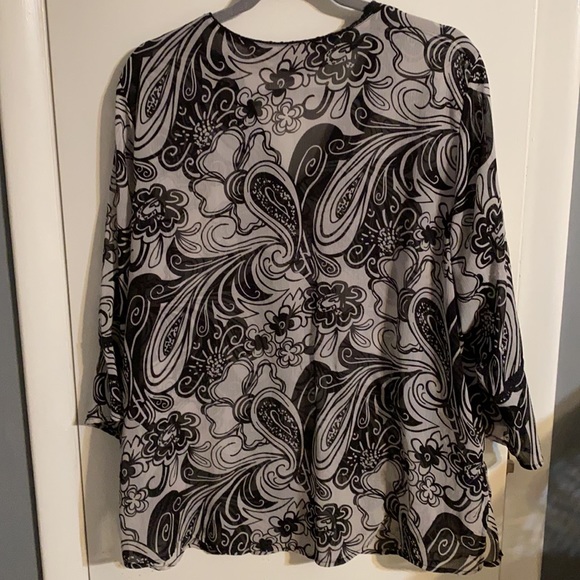 Women’s blouse - Picture 2 of 4